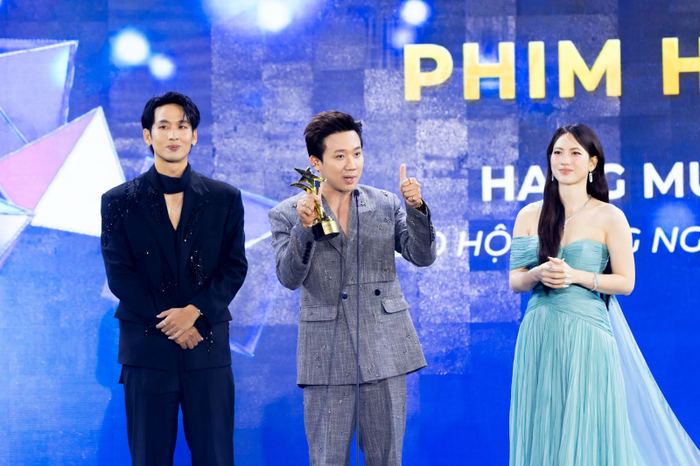 31 chiếc cúp của Giải thưởng Ngôi Sao Xanh 2024 đã chính thức tìm được chủ nhân Ảnh 1