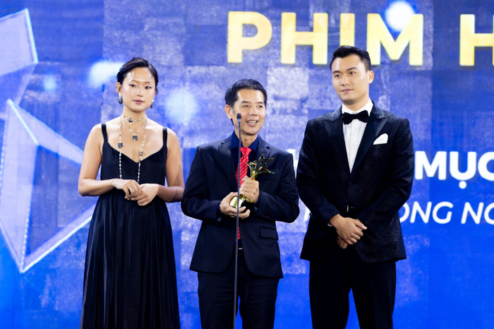 31 chiếc cúp của Giải thưởng Ngôi Sao Xanh 2024 đã chính thức tìm được chủ nhân Ảnh 2