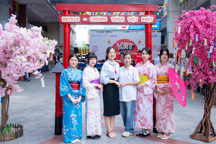 Nhiều trải nghiệm thú vị về văn hoá Nhật Bản tại HUTECH để Gen Z phát triển 