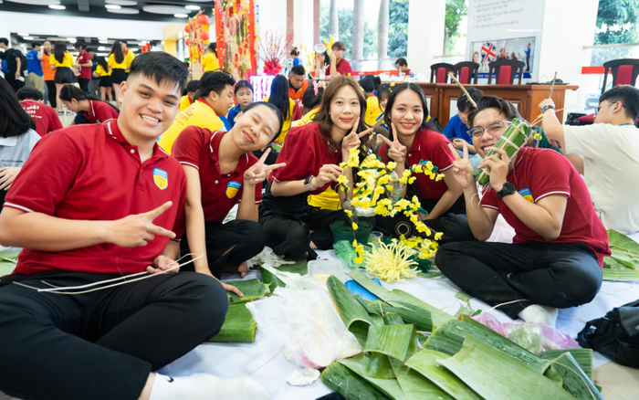 Sinh viên HUTECH vui xuân với đa dạng hoạt động ý nghĩa Ảnh 2