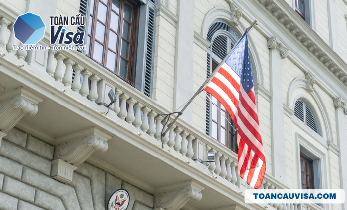 Tuy nhiên, nhân giấy xanh không phải là dấu chấm hết cho hồ sơ xin Visa của bạn. Ngược lại, đây chính là cơ hội thứ hai để bạn một lần nữa chứng minh mối quan hệ của mình là thật.&nbsp;