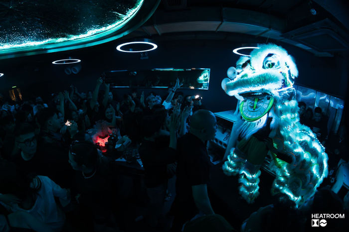 Không gian bên trong – kết hợp giữa sự hiện đại và phong cách độc đáo, là điểm đến quen thuộc của nhiều  Gen Z tại Sài Gòn Ảnh: Loco Complex