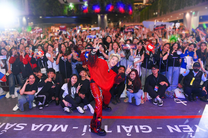 RHYDER khẳng định sức hút không hề thua kém bất kỳ idol Kpop nào. (Ảnh: VNPAY)