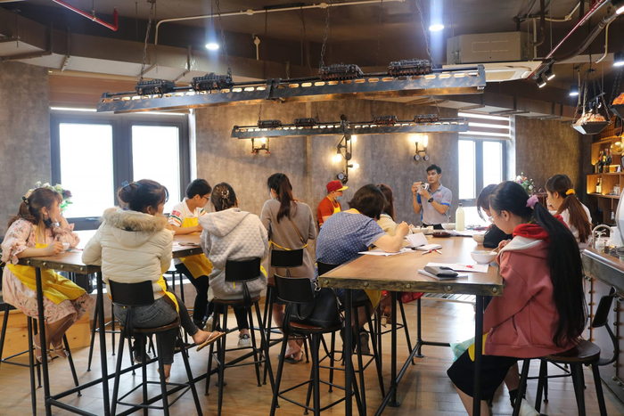 Nguyễn Quang Liêm – cam kết gắn bó với nghề, khẳng định giá trị bền vững của sản phẩm Việt. Ảnh: Nhất Hương