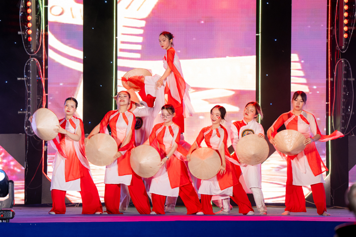 Khi tài năng sinh viên làm nên đêm hội thanh xuân đẳng cấp Ảnh 2