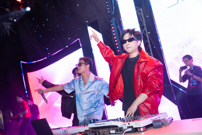 Sự góp mặt của các nghệ sĩ nổi tiếng khiến đêm Gala thêm bùng cháy