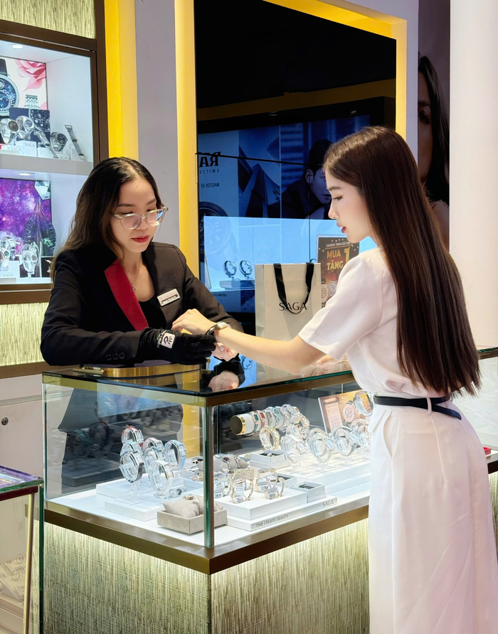 Vì sao nhân viên Hải Triều luôn đeo găng tay. Giờ thì tôi đã hiểu Ảnh 2