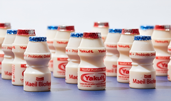 Sữa chua uống Yakult là sản phẩm của tập đoàn Yakult Honsha Nhật Bản