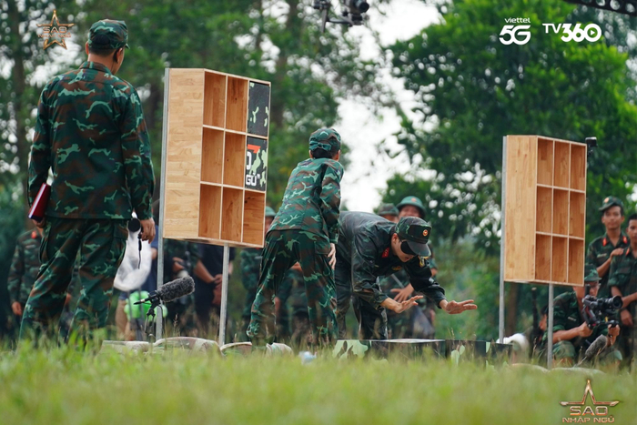 Tập 12 Sao Nhập Ngũ 2025: Hoà Minzy bất chấp chấn thương, kiên cường hoàn thành phần thi đu dây Ảnh 2