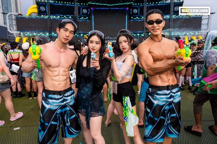 Ngại gì mà chưa "flex" hết vibe bạn có: WATERBOMB HO CHI MINH CITY 2025 chính là “sàn runway” hot nhất 2025 này Ảnh 1
