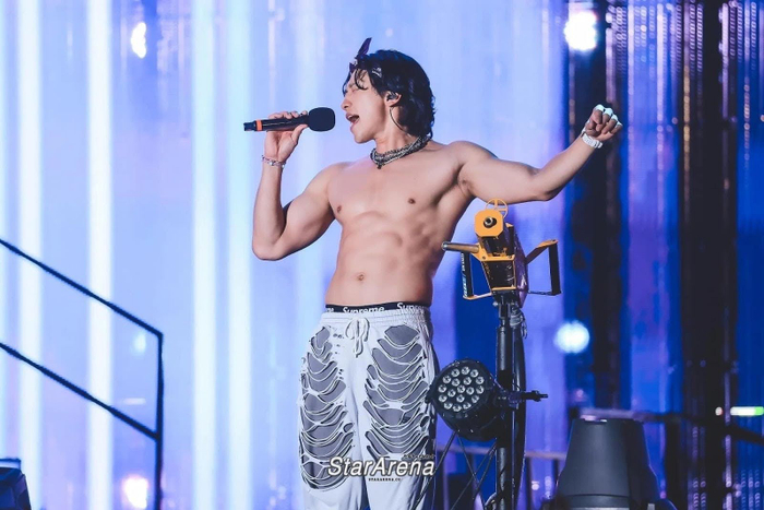 Những màn trình diễn huyền thoại tại sân khấu “ướt át” số 1 thế giới, xem lại clip thôi cũng nổi da gà Ảnh 2