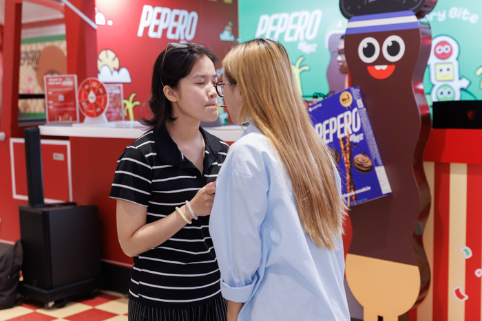 Pepero Game - Trò chơi “Cặp đôi ăn bánh que” cực nổi tiếng trong các chương trình giải trí tại Hàn Quốc