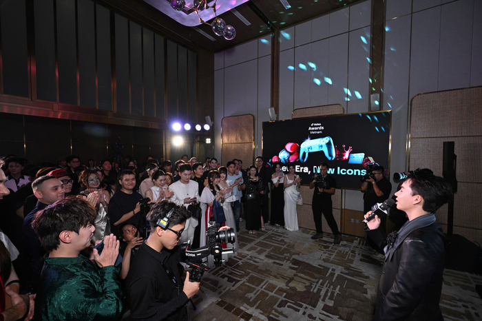 Không khí sôi động tại lễ khởi động TikTok Awards Vietnam 2025 với sự tham gia của đông đảo nhà sáng tạo nội dung trẻ, cùng chia sẻ tinh thần “New Era, New Icons”.