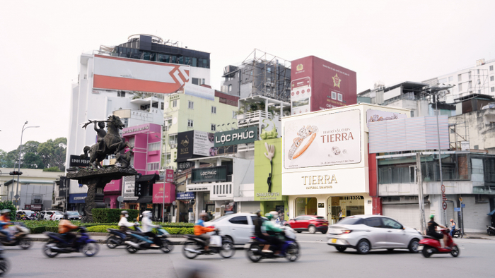 Tierra Diamond chính thức khai trương cửa hàng thứ 15 tại số 2A-2B Cách Mạng Tháng Tám, phường Bến Thành. Ảnh Tierra