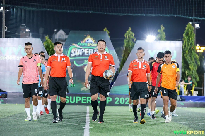 Trận đấu đầy kịch tính giữa Thanh Bình FC & Hoàng Vũ FC tại giải VIVU SUPER CUP 2025