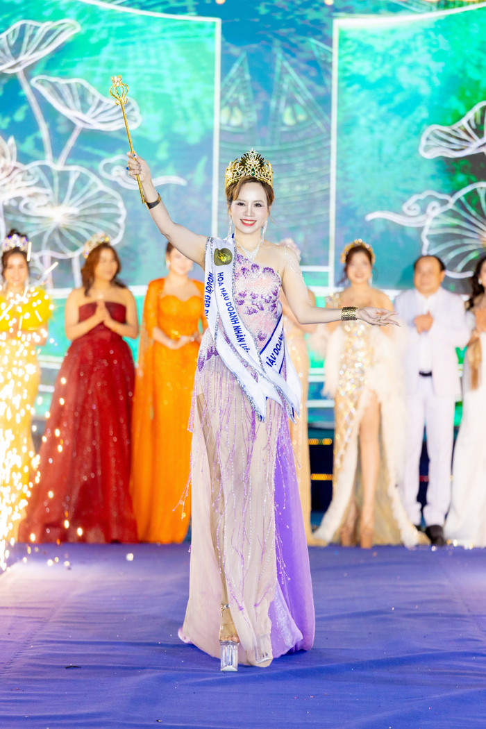 Khoảnh khắc đăng quang của thí sinh Nguyễn Thị Tâm – Dấu ấn rực rỡ của Miss Intercontinental Entrepreneur 2025 Ảnh 1