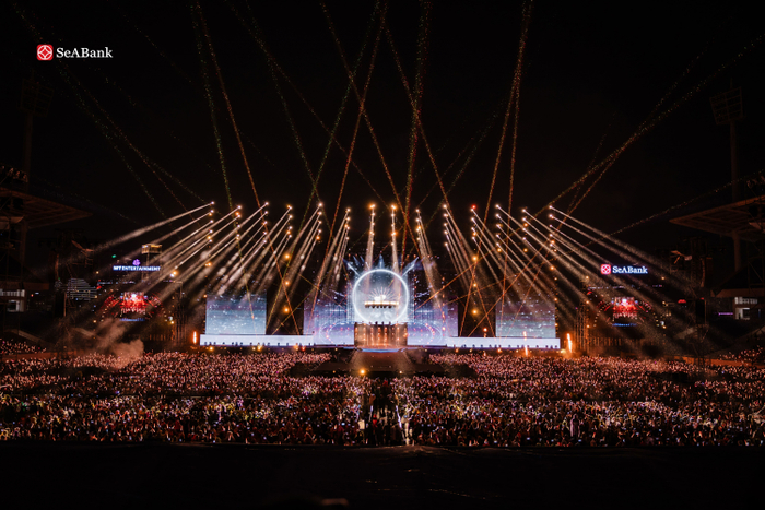 Concert See The Light: 40.000 người bùng nổ trong từng khoảnh khắc thăng hoa Ảnh 1