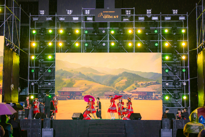 Đêm nhạc “Âm Vang Quốc Kỳ” do sinh viên năm 2 ngành Quản trị sự kiện tổ chức