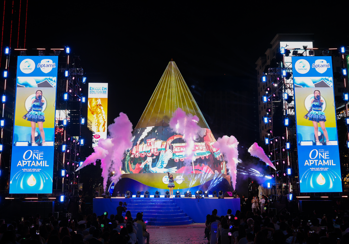 Gala night Cùng Phi Thường Cất Bước chính là điểm nhấn của chuỗi sự kiện diễn ra tại phố đi bộ Nguyễn Huệ từ 5-7/12 vừa qua.