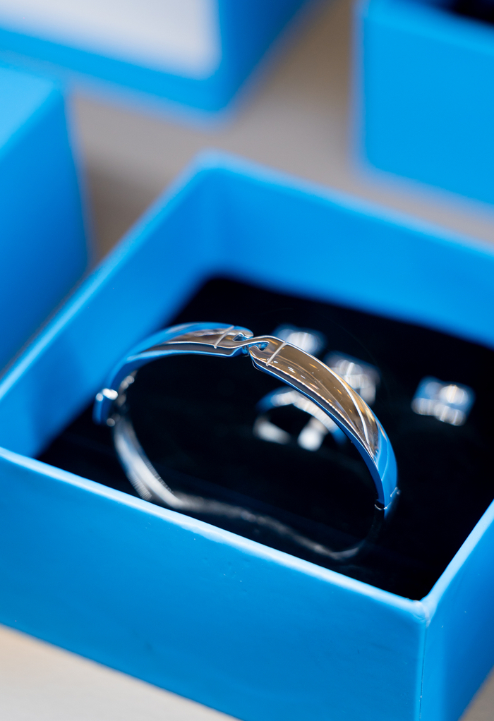 Bộ sưu tập FOREVER gồm nhẫn, vòng tay, bông tai và charm, tất cả đều mang điểm nhấn vô cực và được thiết kế theo phong cách unisex. Ảnh: STYLE by PNJ