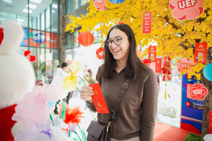 Nhiều sinh viên sôi nổi trở lại học tập sau Tết và được trường lì xì 'khủng' Ảnh 4