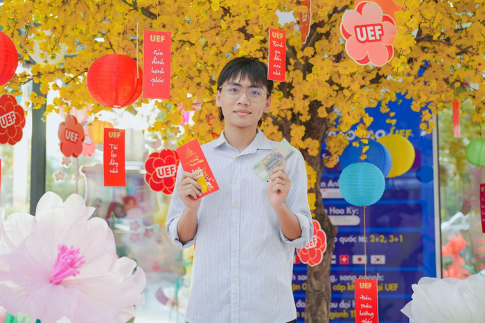 Nhiều sinh viên sôi nổi trở lại học tập sau Tết và được trường lì xì 'khủng' Ảnh 3