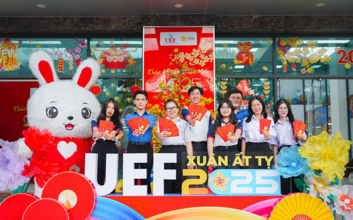 Nhiều sinh viên sôi nổi trở lại học tập sau Tết và được trường lì xì 'khủng' Ảnh 2