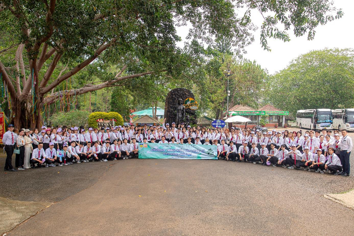 Sinh viên tăng cường kỹ năng chuyên môn qua việc trải nghiệm các tour du lịch thực tế