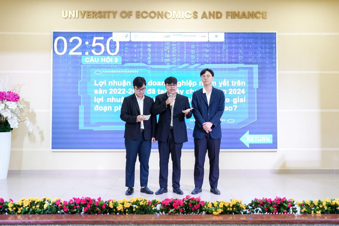 Sinh viên UEF tích lũy kiến thức thông qua những hoạt động học thuật chuyên nghiệp