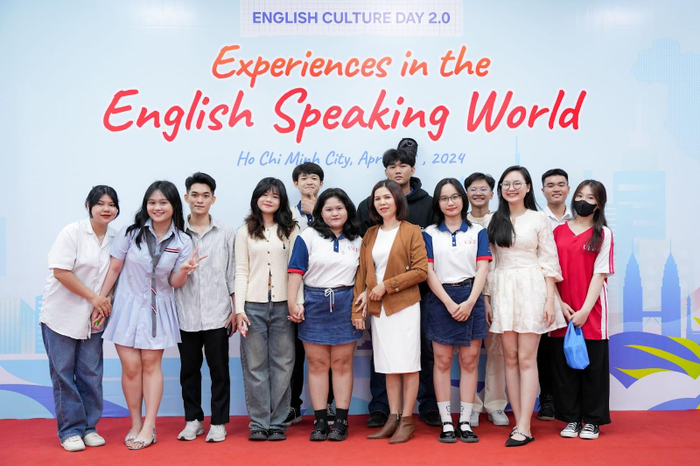 Cơ hội cọ xát và rèn luyện ngoại ngữ với các chương trình quy mô lớn