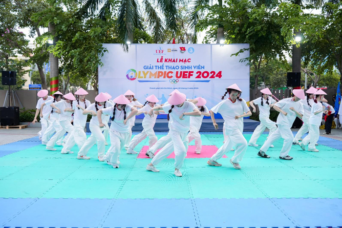 Cơ hội nhận học bổng 100% học phí tại trường đại học song ngữ cho các tài năng trẻ Ảnh 3
