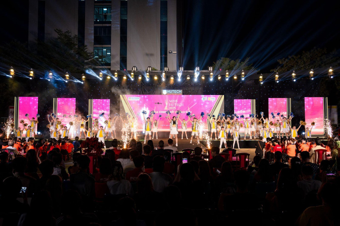 Đêm Gala Chung kết và Trao giải Miss HUTECH 2025 khép lại với quy mô hoành tráng, mãn nhãn