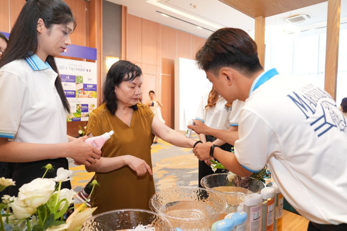 Hàng trăm khách hàng đắm chìm trong trải nghiệm dưỡng da tại Event Le Petit Marseillais Ảnh 3