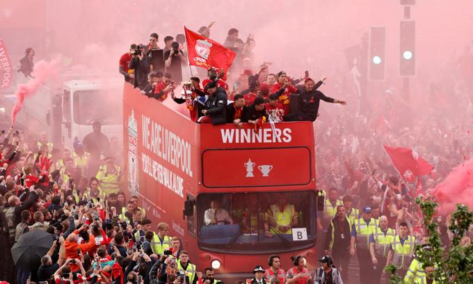 Liverpool chỉ cách ngôi vương một trận thắng – người hâm mộ Việt chỉ cách Anfield một nắp bia Carlsberg! Ảnh 1