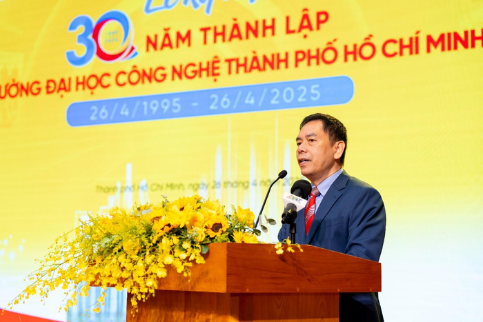 GS.TSKH. Hồ Đắc Lộc tin rằng HUTECH sẽ viết tiếp những trang sử mới vẻ vang hơn trong thời gian tới