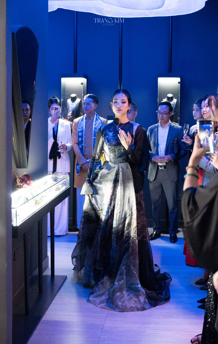 15 Hoa hậu, Nam vương trên thế giới xuất hiện trong sự kiện của Trang Kim Luxury