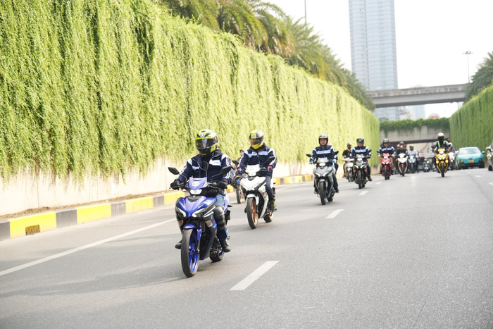 Xe tay côn sở hữu động cơ mạnh mẽ hơn so với xe tay ga hay xe số 