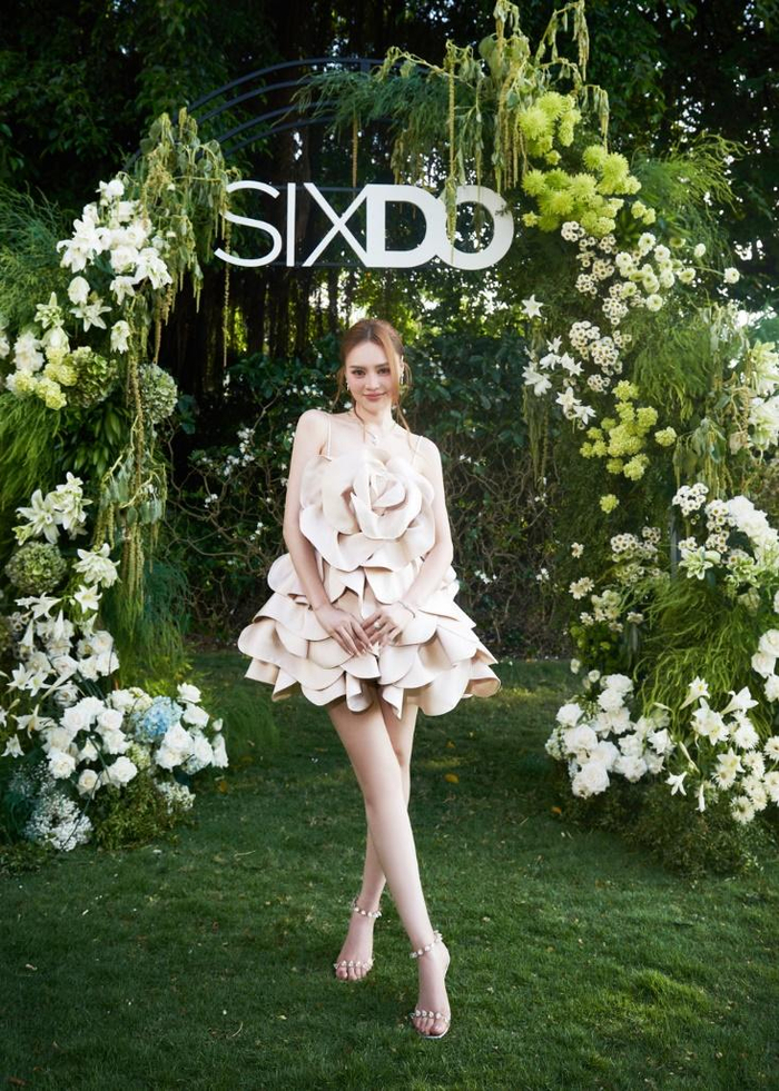 Ninh Dương Lan Ngọc tỏa sáng với set nữ trang 800 triệu đồng Ảnh 1