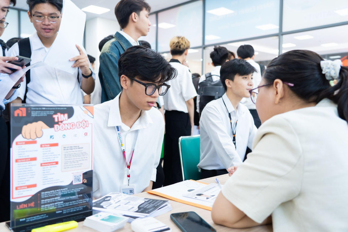 Ứng tuyển trước nhà tuyển dụng, đồng thời tìm hiểu môi trường làm việc chuyên nghiệp trong lĩnh vực công nghệ