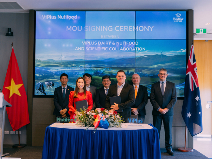 Cú bắt tay lịch sử giữa Nutifood và ViPlus Dairy: Sáng lập thương hiệu sữa cao cấp toàn cầu GippsNature.