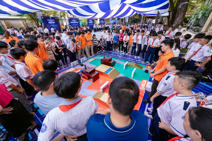 Ngày hội STEM Quảng Ngãi 2025: THPT FPT Đà Nẵng mang trải nghiệm tới 5000 học sinh Ảnh 1
