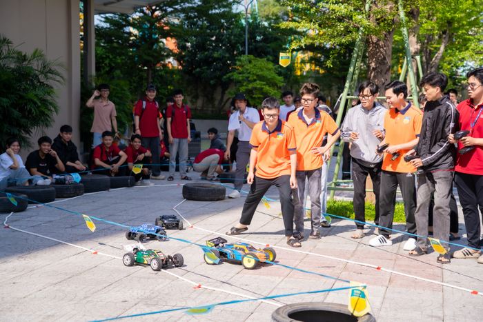 Sinh viên HUTECH cháy hết mình tại sân đua tốc độ RACING HUTECH lần 8 Ảnh 4