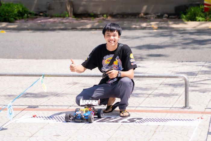 Bạn Trần Minh Vương, sinh viên xuất sắc đạt giải Nhất bảng Xe điện