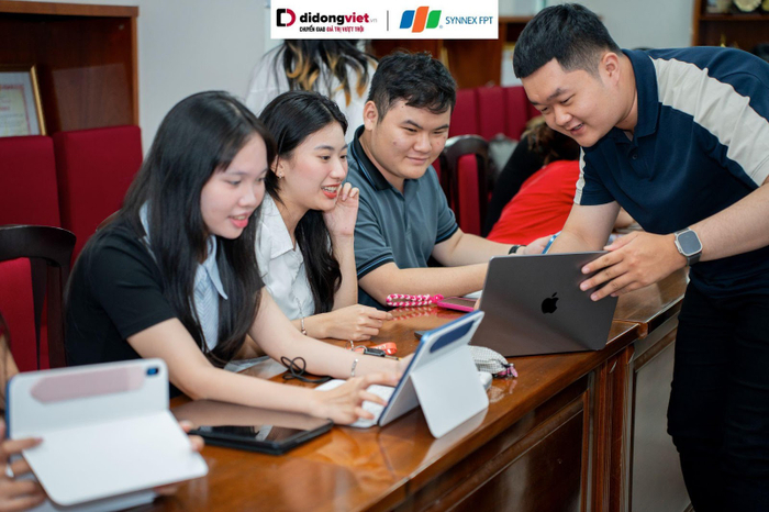 Các tính năng trong công cụ Freeform thu hút sự quan tâm của các bạn sinh viên