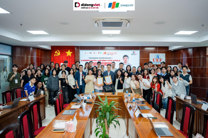Đông đảo sinh viên hào hứng tham dự buổi workshop thú vị của D.Educare