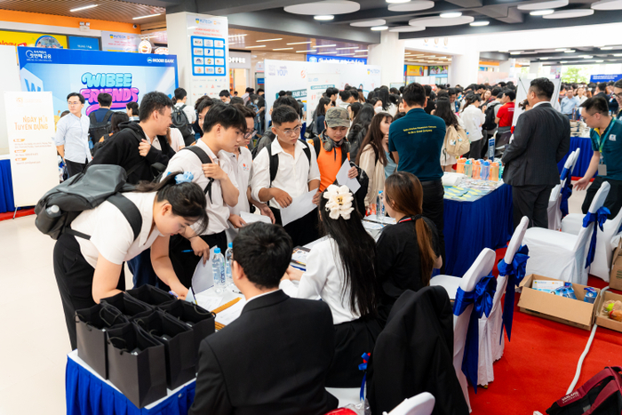 Sinh viên săn nhiều đầu việc hấp dẫn từ hơn 45 doanh nghiệp đa quốc gia 