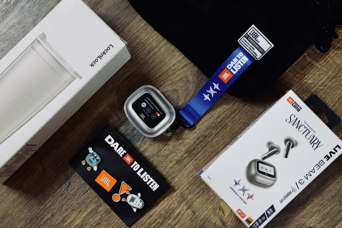 Với mức giá 4 triệu đồng, đi cùng thiết kế độc lạ, chất âm đỉnh cao và nhiều tính năng hữu ích. JBL Live Beam 3 là sự lựa chọn tốt, đáng tin cậy, đáp ứng trọn vẹn như cầu công việc cũng như giải trí. JBL Live Beam 3 hiện đang bán độc quyền trên TIKTOK, đi kém một combo quà vô cùng hấp dẫn.