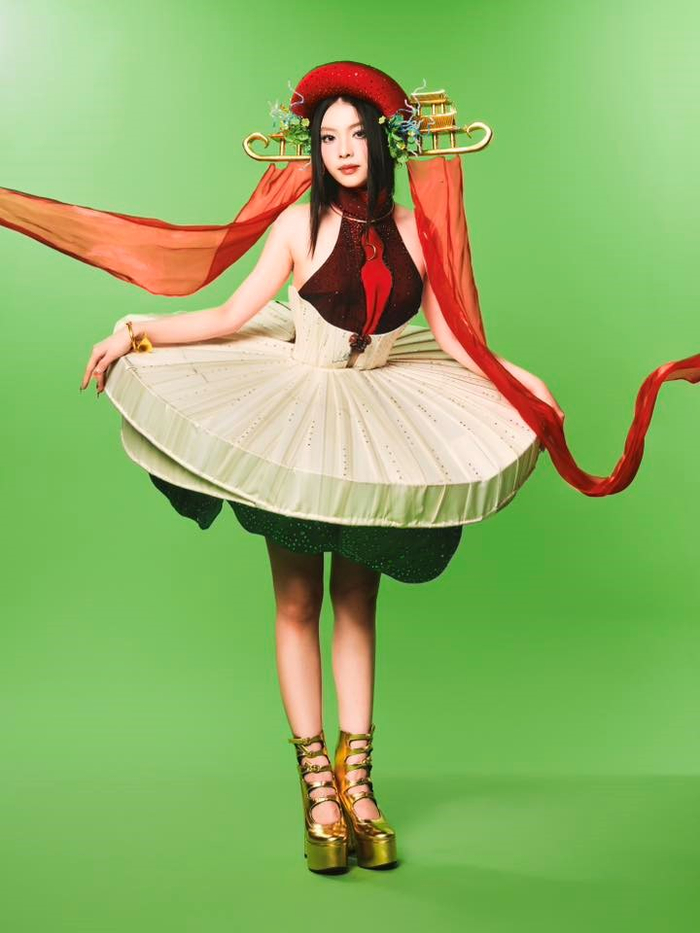 Ca sĩ MYLINA trình làng ca khúc mới 'Tóc Em Ướt Rồi' Ảnh 1