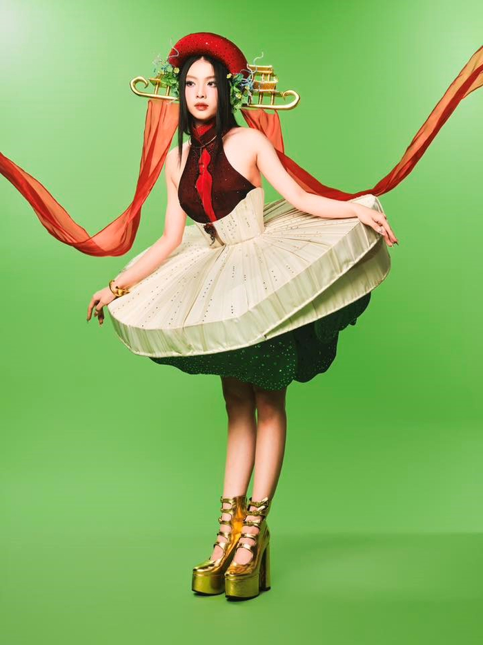 Ca sĩ MYLINA trình làng ca khúc mới 'Tóc Em Ướt Rồi' Ảnh 2