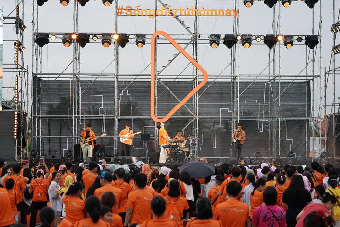 Các tài năng trẻ nhận được sự đón nhận tích cực của khán giả.